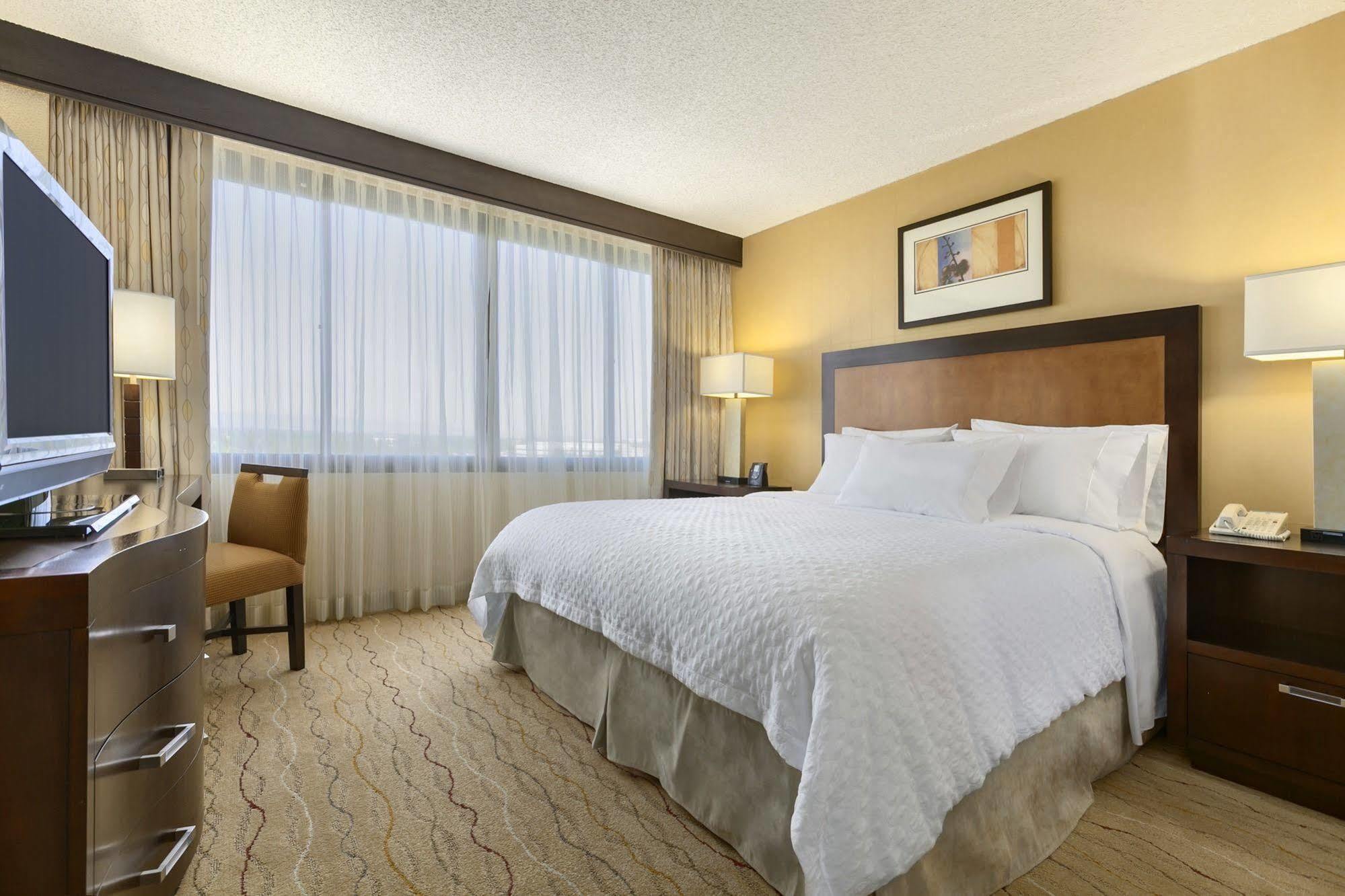 Embassy By Hilton Silicon Valley Hotel Santa Clara